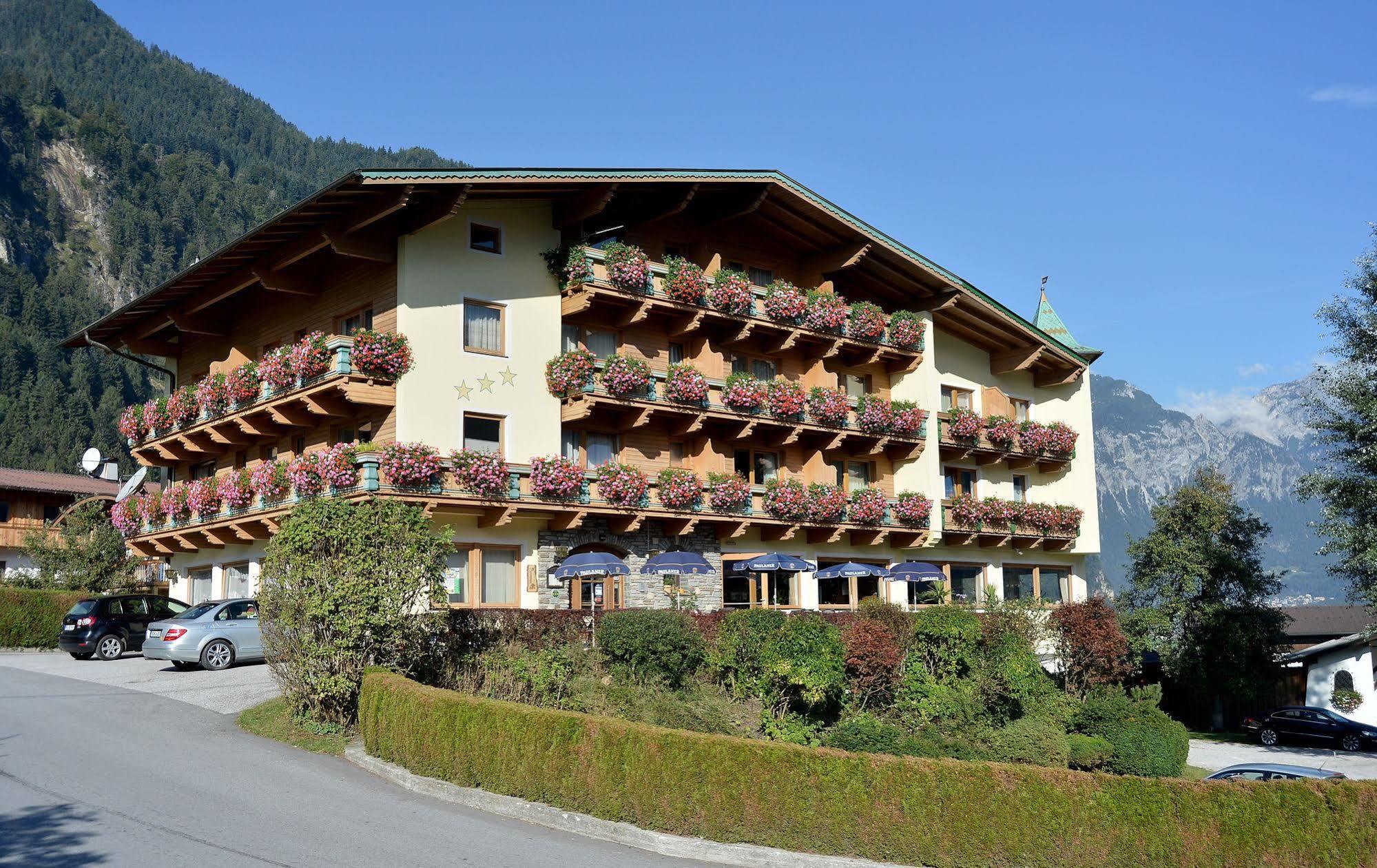 Hotel Gasthof Jaeger Zillertal Schlitters Exterior photo